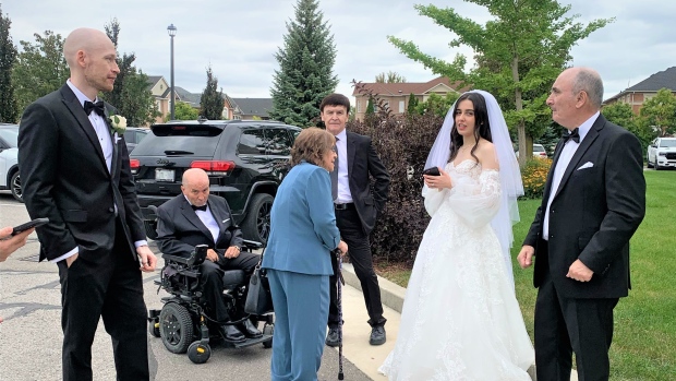 多伦多出租车让残疾父亲在婚礼上被“滞留”：新娘