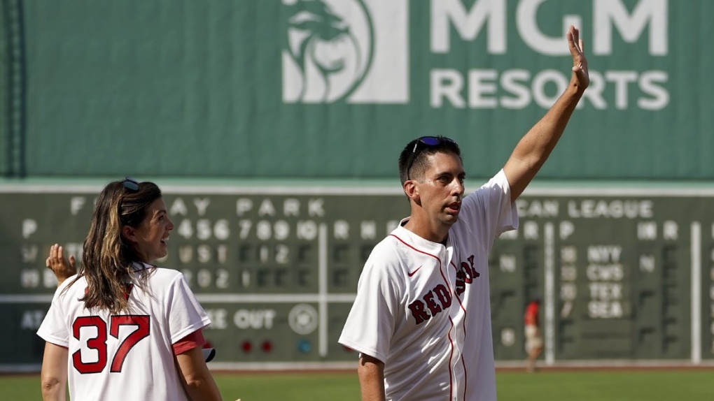 This is going to be epic': ALS supporters join forces with Blue Jays on Lou  Gehrig Day