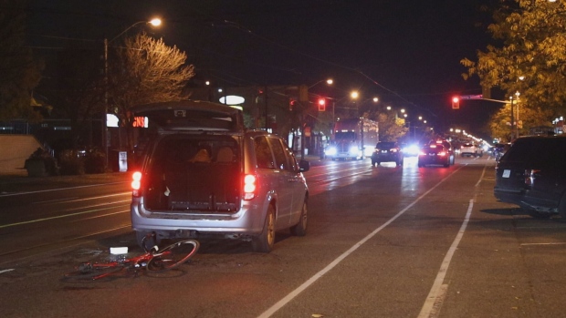 骑车者在Etobicoke发生碰撞后紧急送往医院