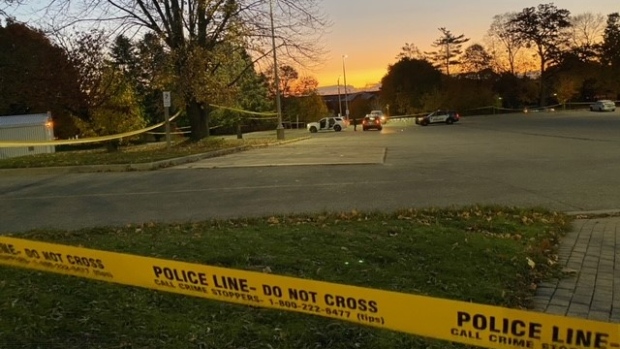 男子在斯卡伯勒Morningside社区枪击事件后以危及生命的状态被紧急送往医院