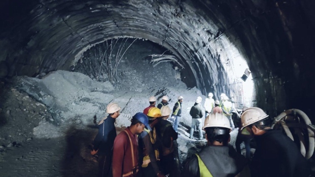 India tunnel collapse