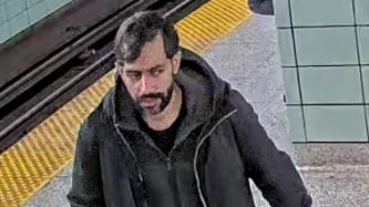 多伦多警方寻找涉嫌在地铁上性侵犯的嫌疑人