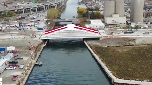 多座新桥在多伦多港区陆地开放