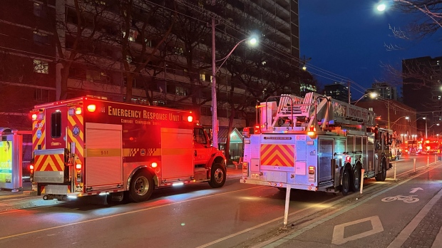 多伦多市中心高层大火，一人生命垂危