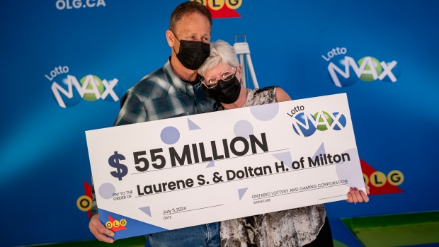 Una coppia di Milton va in pensione dopo aver vinto un jackpot della lotteria da 55 milioni di dollari