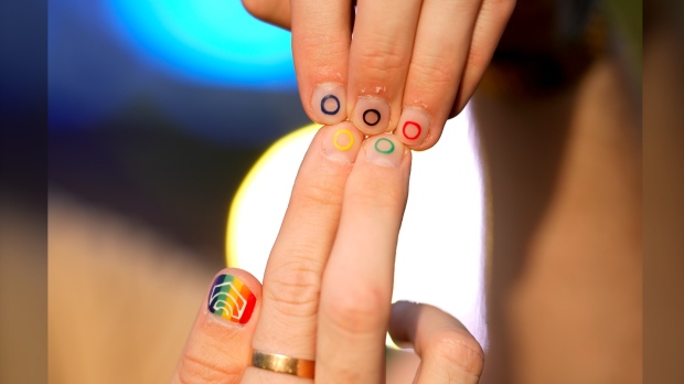 nails with rainbow colours, Olympic rings