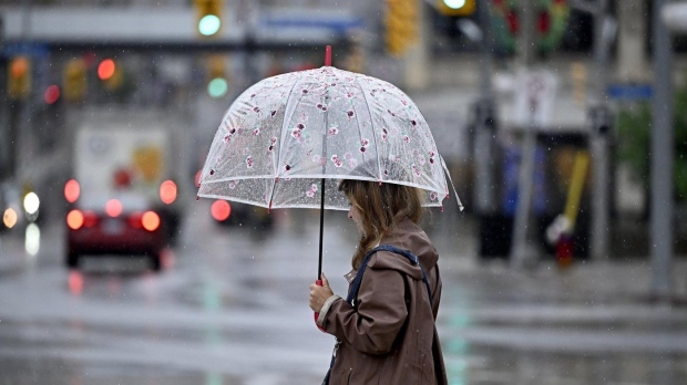 热带风暴黛比残余袭击加拿大东部 引发暴雨警报