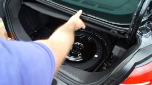 A spare tire in the trunk of a car. (CTV News)