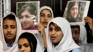 Pakistani students rally for Malala Yousufzai
